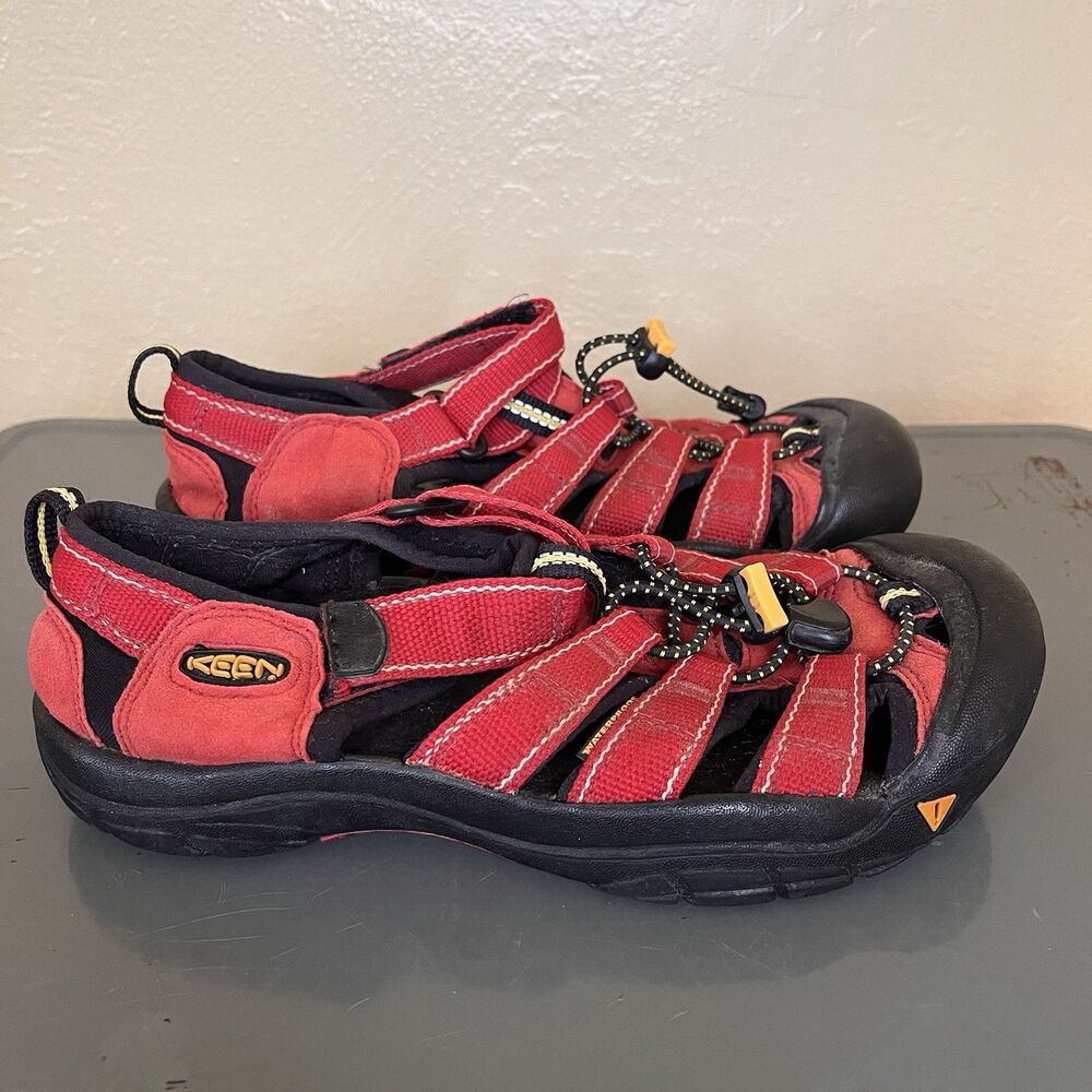 KEEN Newport H2 Waterproof Sandals Shoes 1012318 Hiking Outdoor Youth Size 4 36